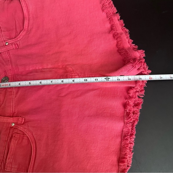 NWT Kut from the Kloth Women's Jane Pink Frayed Hem High Waist Denim Short Sz 12 - Picture 7 of 10